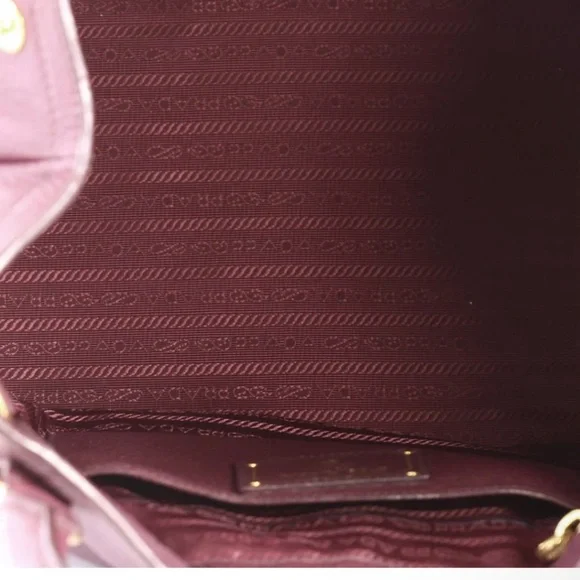 Prada Vitello Daino Galleria soft pebbled calfskin Leather burgundy purse - Picture 6 of 6
